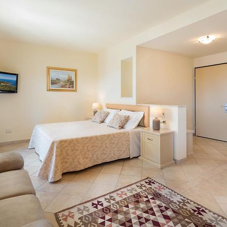 Hotel Regina Elena Olbia Esterno foto