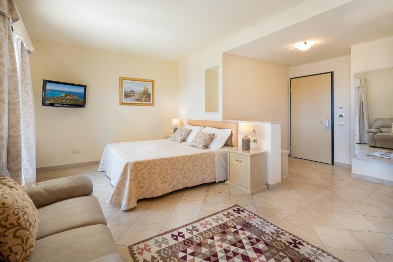 Hotel Regina Elena Olbia Esterno foto