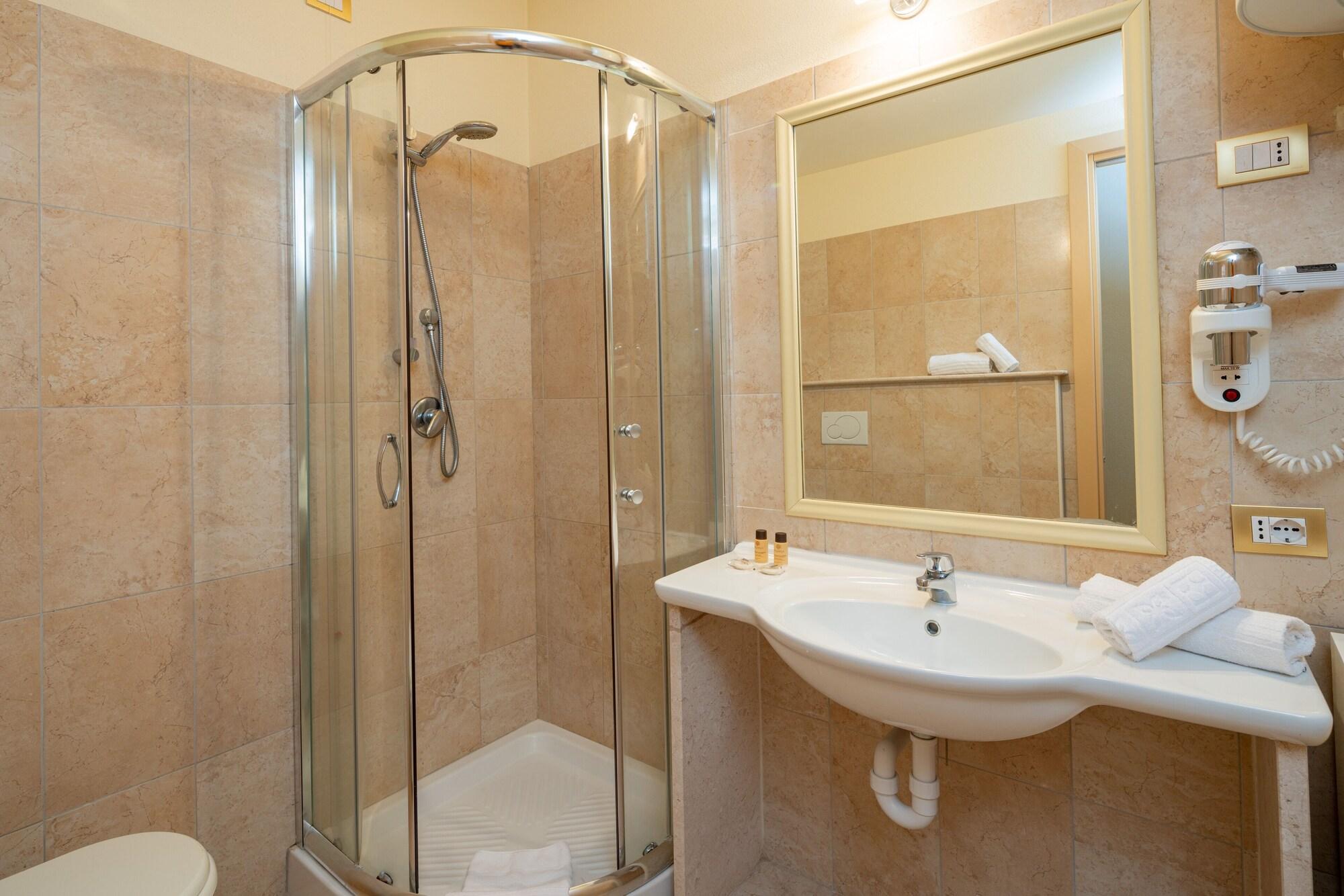 Hotel Regina Elena Olbia Esterno foto