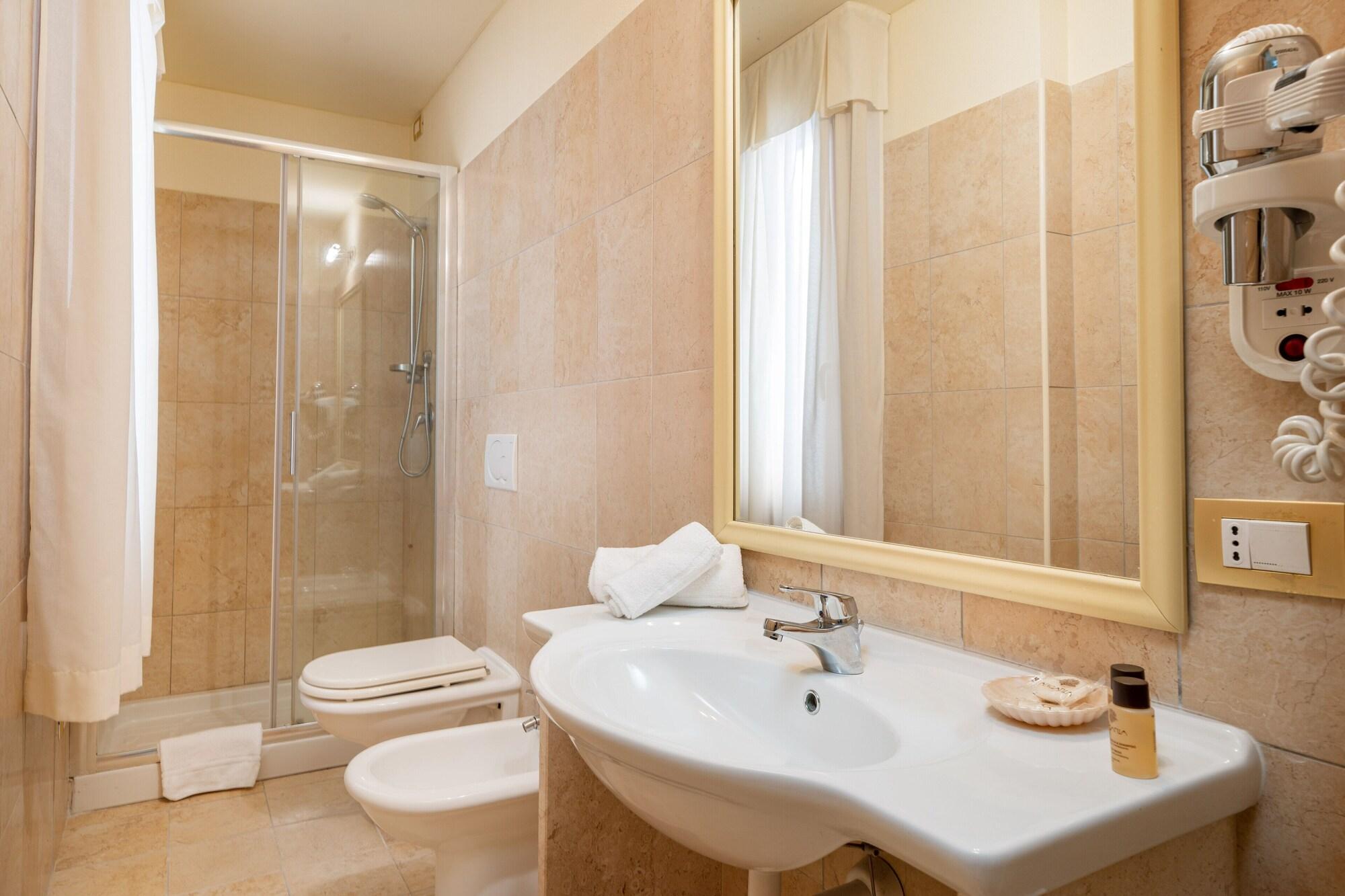 Hotel Regina Elena Olbia Esterno foto